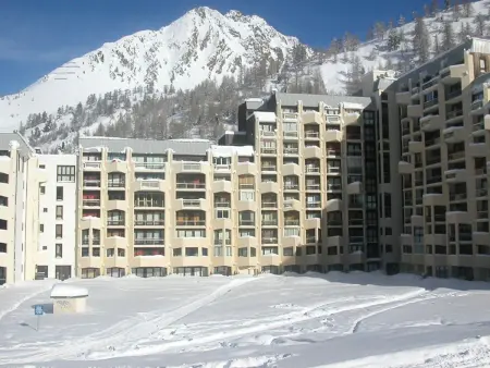 Studio mezzanine rénové, accès direct pistes, parking et internet inclus - Photo 8