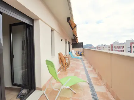 Appartement avec grande terrasse, climatisation, piscine et parking à 300m de la plage - Photo 4