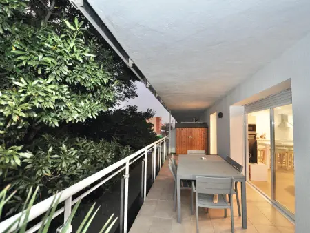 Appartement moderne à 500m de la plage avec terrasse et piscine communautaire - Photo 1
