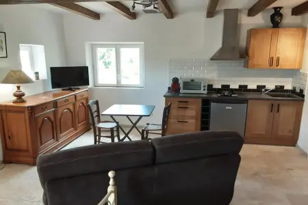 Kleines Steinhaus in Chambonas / Les Cades, Maison en Pierre en France avec Piscine & Vignes - Photo 4