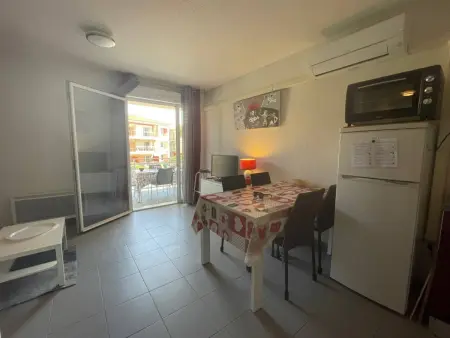 Appartement 2P/Cabine à Argelès-sur-Mer – Piscine chauffée, parking privé, clim, terrasse, proche mer - Photo 4