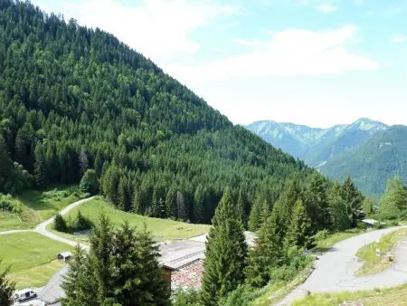 Spacieux 3 pièces avec balcon, parking et coin montagne - Photo 5