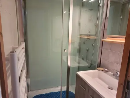 Studio 25m² au pied des montagnes, balcon, idéal pour 4 pers - Photo 3