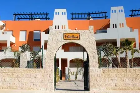 Bajo con terraza y acceso directo a piscina comunitaria, Appartement à Vera Playa près de la plage - Photo 5