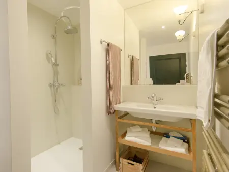 Élégant appartement moderne avec vue sur le port à Sauzon - Photo 7