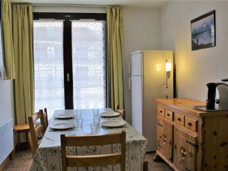 Appartement cosy à Risoul 1850, 3 pièces, 6 couchages, proche pistes et commerces, balcon ensoleillé - Photo 4