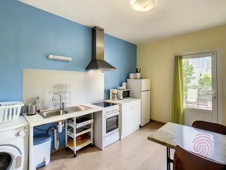 Charmant F2 climatisé avec terrasse, proche Thermes, parking privé, animaux acceptés - Photo 2
