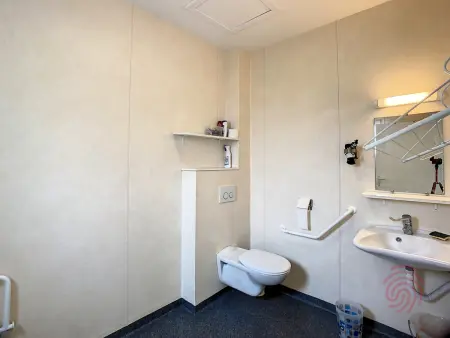 Charmant F2 climatisé avec terrasse, proche Thermes, parking privé, animaux acceptés - Photo 5