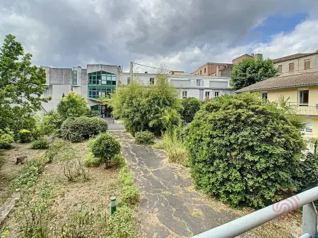Charmant F2 climatisé avec terrasse, proche Thermes, parking privé, animaux acceptés - Photo 12
