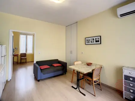 Appartement F2 climatisé avec terrasse et parking, proche des Thermes et du centre - Lamalou les Bains - Photo 2