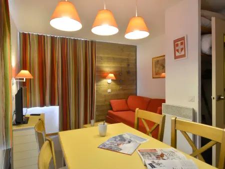 Studio chaleureux au centre, vue pistes, animaux acceptés - Photo 4