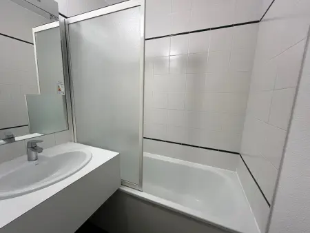Appartement fonctionnel au cœur de la station avec balcon - Photo 3