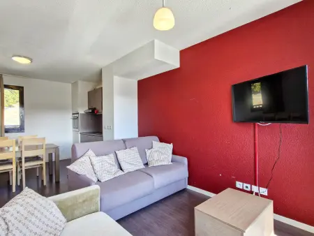 Appartement au pied des pistes avec piscine et parking - Photo 3