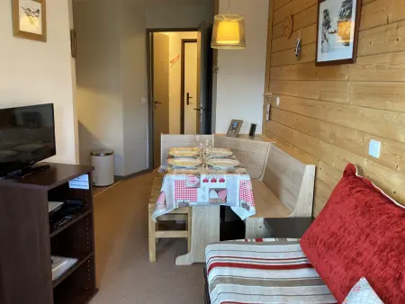 2 pièces avec vue sur vallée, balcon sud-ouest, proche commodités - Photo 3