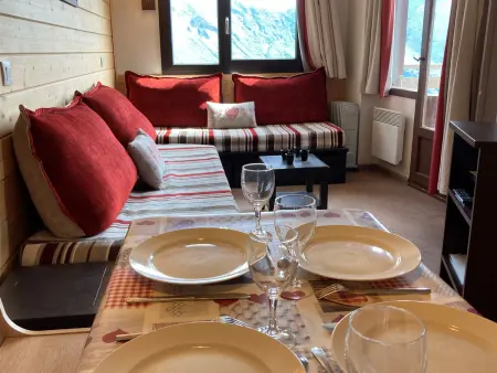 2 pièces avec vue sur vallée, balcon sud-ouest, proche commodités - Photo 5