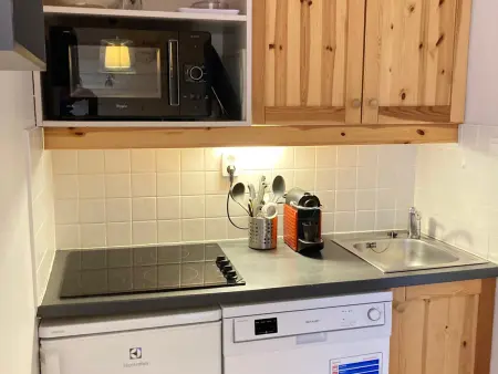2 pièces avec vue sur vallée, balcon sud-ouest, proche commodités - Photo 11
