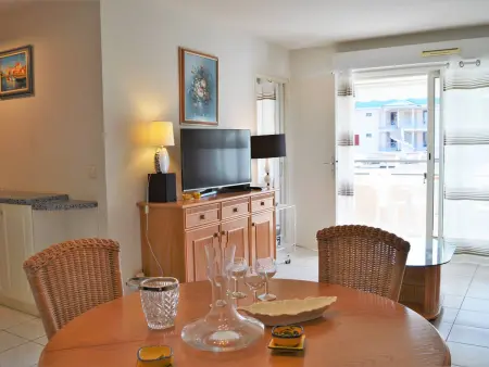 Appartement T2 climatisé avec piscine, terrasse et parking à 600m de la plage - Le Lavandou - Photo 3