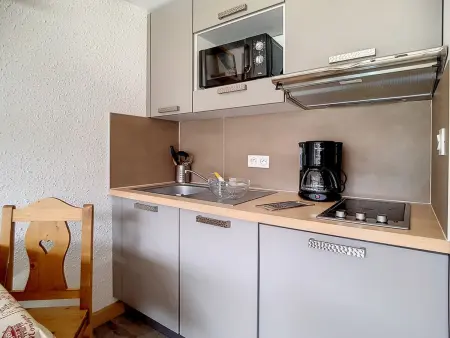 Studio rénové 4 pers, accès pistes, balcon sud - Photo 2