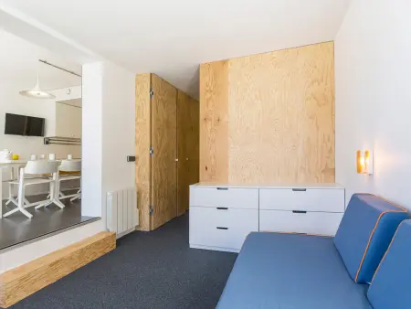 Appartement rénové 3 pièces, ski aux pieds, balcon - Photo 9
