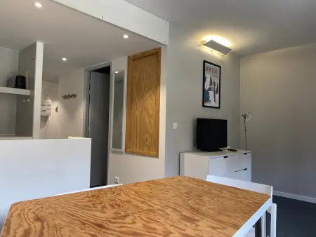 Studio cabine rénové calme avec balcon et wifi, parking inclus - Photo 1