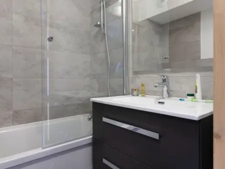 Studio rénové proche centre avec balcon, idéal 5 pers, WIFI inclus - Photo 8