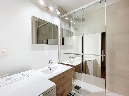 Appartement cosy skis aux pieds, balcon avec vue front de neige - Photo 4