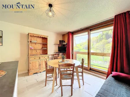 Studio chaleureux, skis aux pieds, balcon sud avec vue pistes - Photo 4