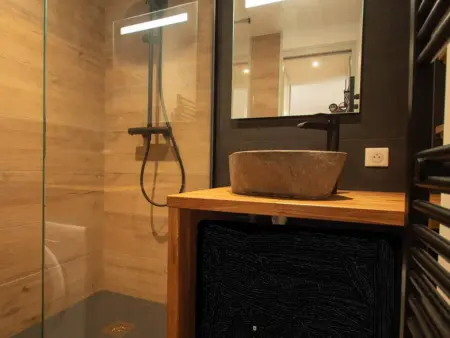 Charmant 2 pièces pour 5 pers avec balcon, service linge inclus ! - Photo 4