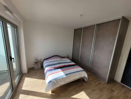 Grand T3 vue mer avec balcon et parking, accès direct plage - Photo 7