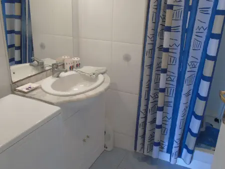 Appartement lumineux à 2 pas de la plage, balcon, ascenseur, TV, lave-linge, animaux admis - Photo 3
