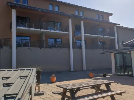Jausiers : T3 de 50m² avec terrasse, piscine, animaux admis - Photo 13