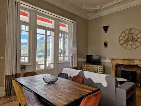 Appartement de Standing au Château avec Jardin Privatif - Photo 1