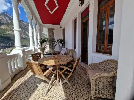Appartement de Standing au Château avec Jardin Privatif - Photo 9