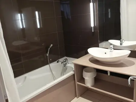 Appartement T3 dans château avec piscine et WIFI, animaux admis, 6 personnes - Photo 2