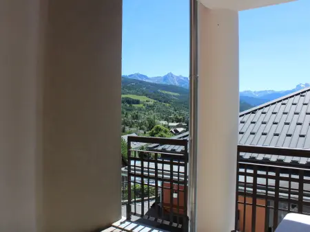 Studio 4 pers avec terrasse, piscine et parking à Jausiers - Photo 4