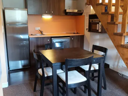T2 dans château avec piscine, parking et animaux admis - Jausiers - Photo 1