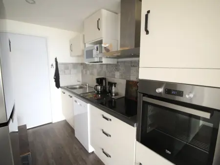 Appartement rénové 6 couchages à 150m des pistes - Photo 4