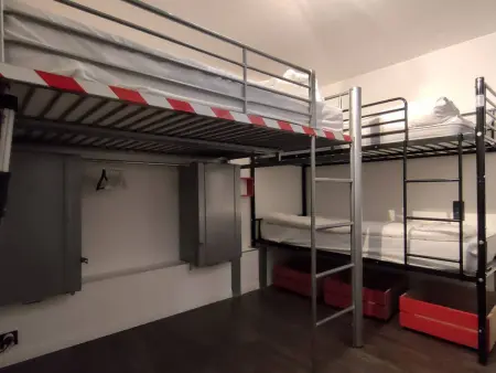 Appartement rénové 6 couchages à 150m des pistes - Photo 6