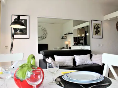 Appartement Contemporain, 4 Couchages, Climatisé avec Parking - Photo 1