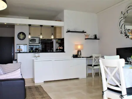 Appartement Contemporain, 4 Couchages, Climatisé avec Parking - Photo 13