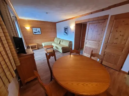 Appartement 3 pièces · 2 chambres · Piscine · Parking · Proche pistes - Photo 2