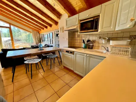 Appartement chaleureux avec balcon près du centre - Photo 3