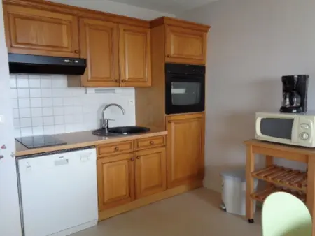 Appartement 3* face mer avec balcon, cuisine équipée, parking privé, proche club nautique - Photo 3