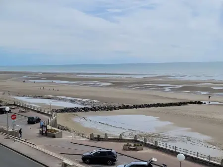 Magnifique Appartement Face Mer avec 2 Balcons, Terrasse et Ascenseur - Photo 1