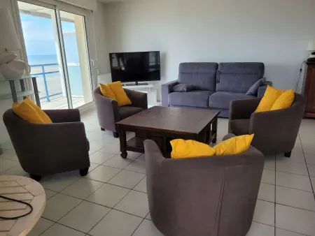 Magnifique Appartement Face Mer avec 2 Balcons, Terrasse et Ascenseur - Photo 2