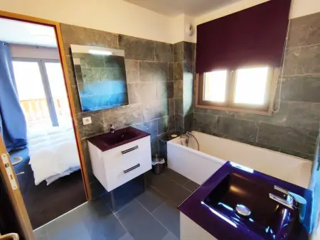 Superbe appartement à Isola 2000, 8 couchages, parking privé, à 5 min des pistes et commerces - Photo 3