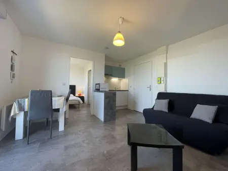 Appartement 2 pièces avec balcon, résidence sécurisée et parking à La Rochelle - Photo 2