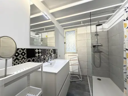 La Bourboule: Appartement T2 Duplex 3* Hyper Centre avec Parking - Photo 5