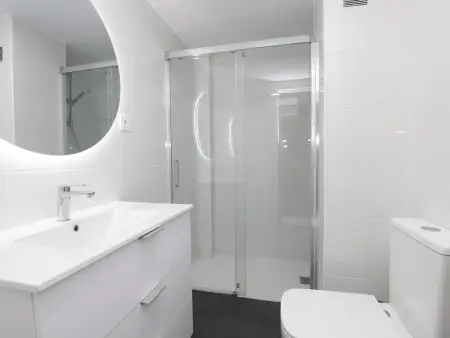 Appartement moderne à Salou : 2 chambres, emplacement idéal, proche services et plages - Photo 9