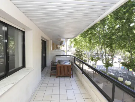 Appartement Moderne avec Terrasse, Clim, Wi-Fi Gratuit à Salou -- Emplacement Central - Photo 3